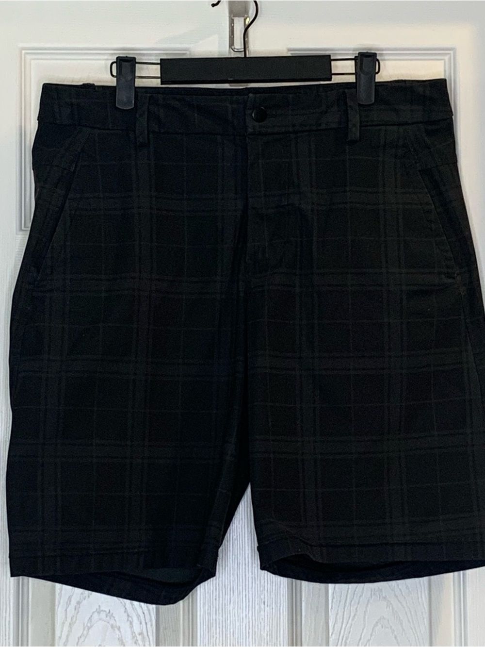Lululemon Commission Shorts 10” Black Plaid Golf Size 36